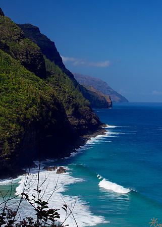 looking to hanakapia'ai